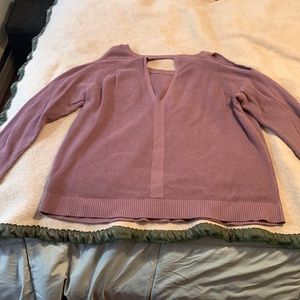 3/$10 🤑 Torrid cold-shoulder sweater